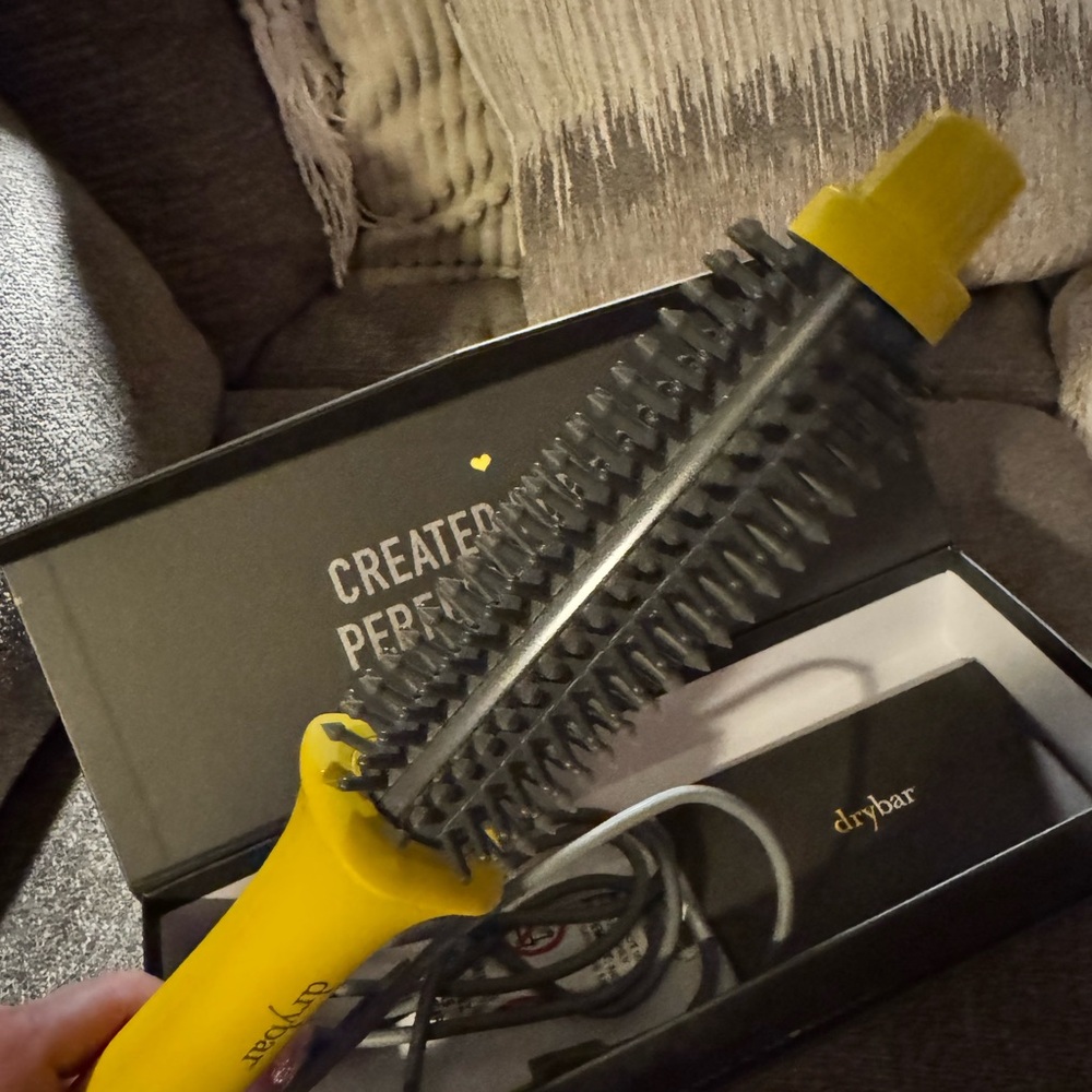 Drybar The Curl Party Curling Brush - Picture 4 of 7